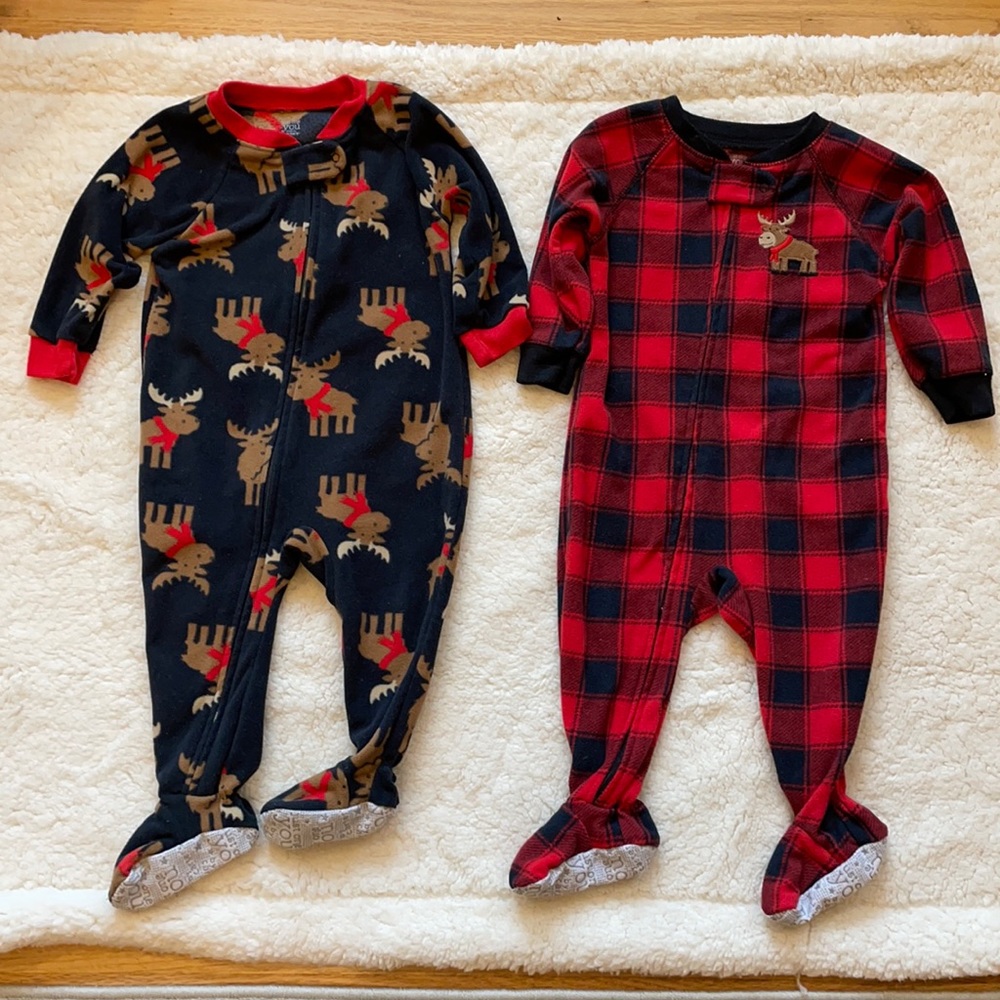 🌲 Just One You by Carter’s pair of zip up pajamas🌲